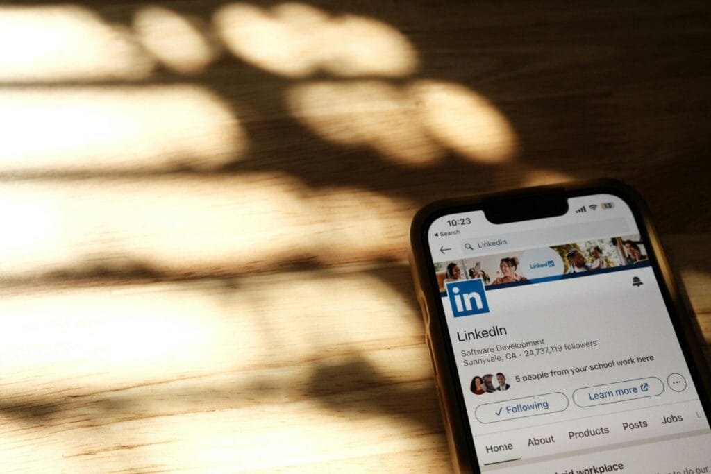 How to Use LinkedIn Networking to Find an English Speaking Job in Israel