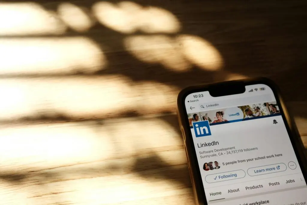 How to Use LinkedIn Networking to Find an English Speaking Job in Israel